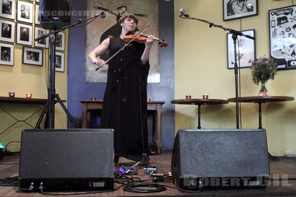 SARAH NEUFELD - 2013-05-27 - PARIS - La Maroquinerie (Cafe) - 